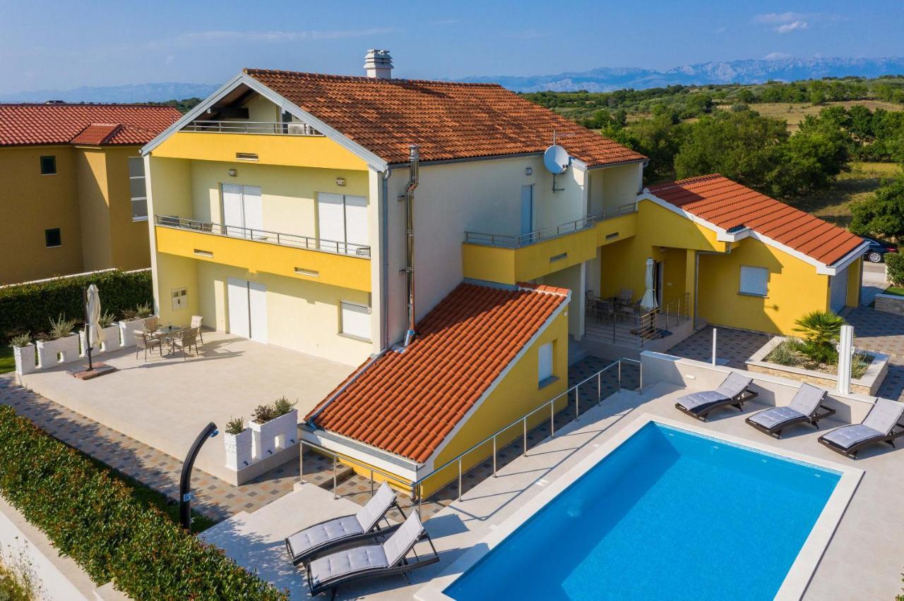 Villa Petra S Bazenom, Rostiljem I Parkingom Zadar Exteriér fotografie