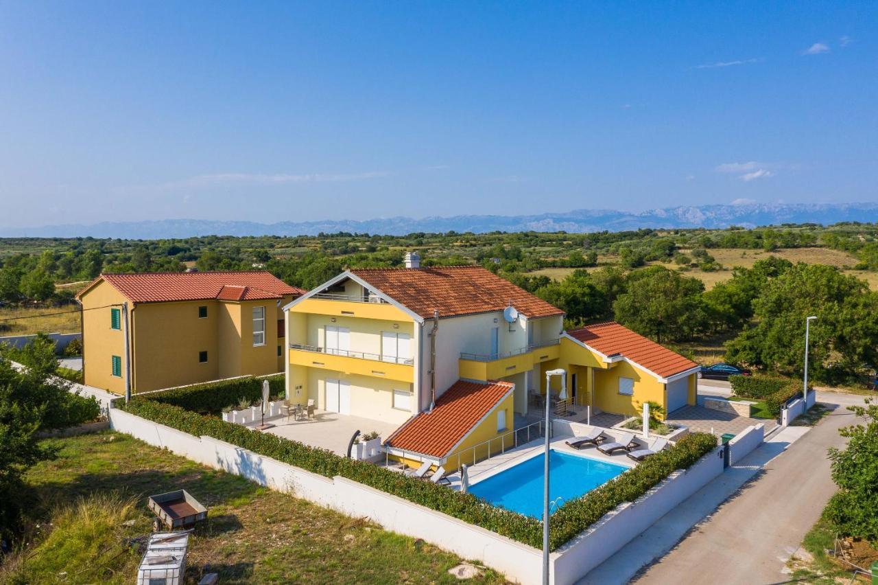 Villa Petra S Bazenom, Rostiljem I Parkingom Zadar Exteriér fotografie