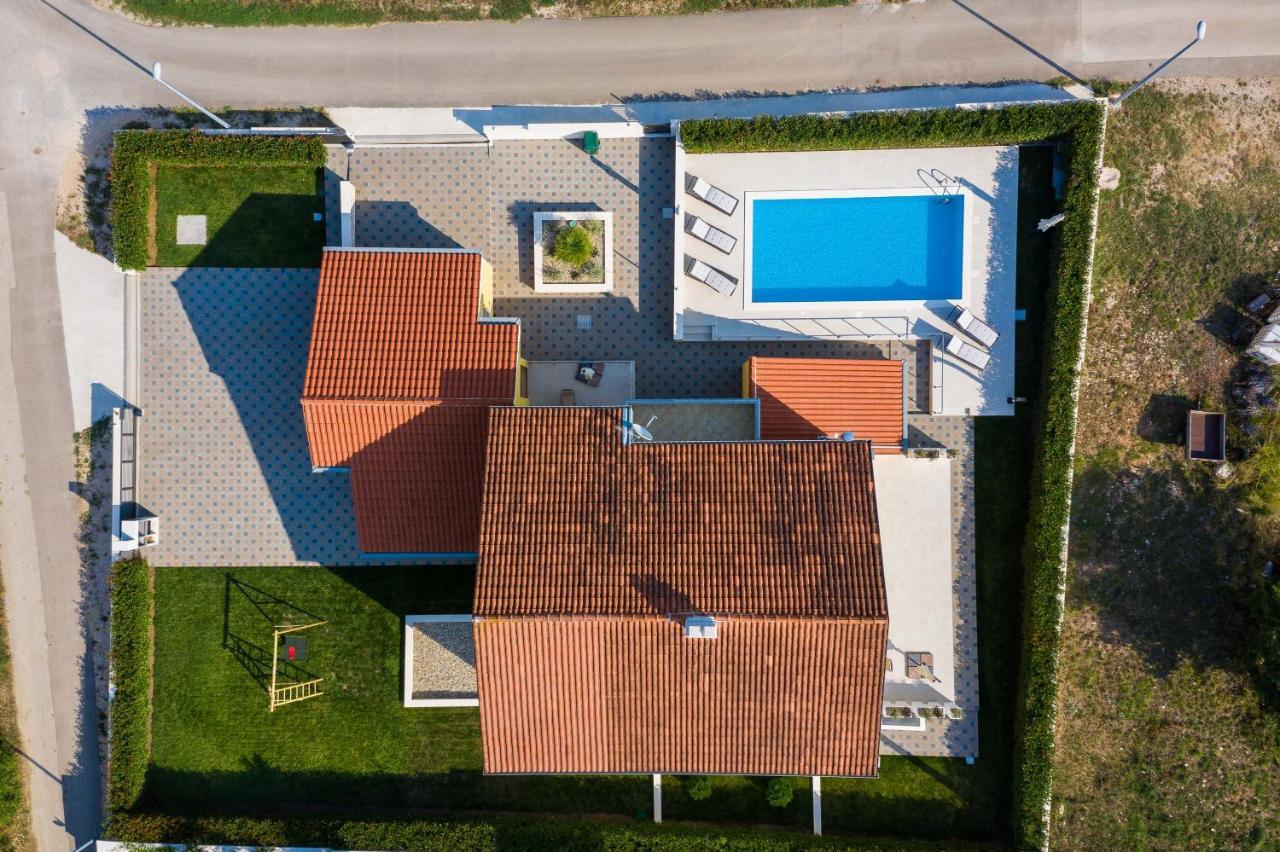Villa Petra S Bazenom, Rostiljem I Parkingom Zadar Exteriér fotografie