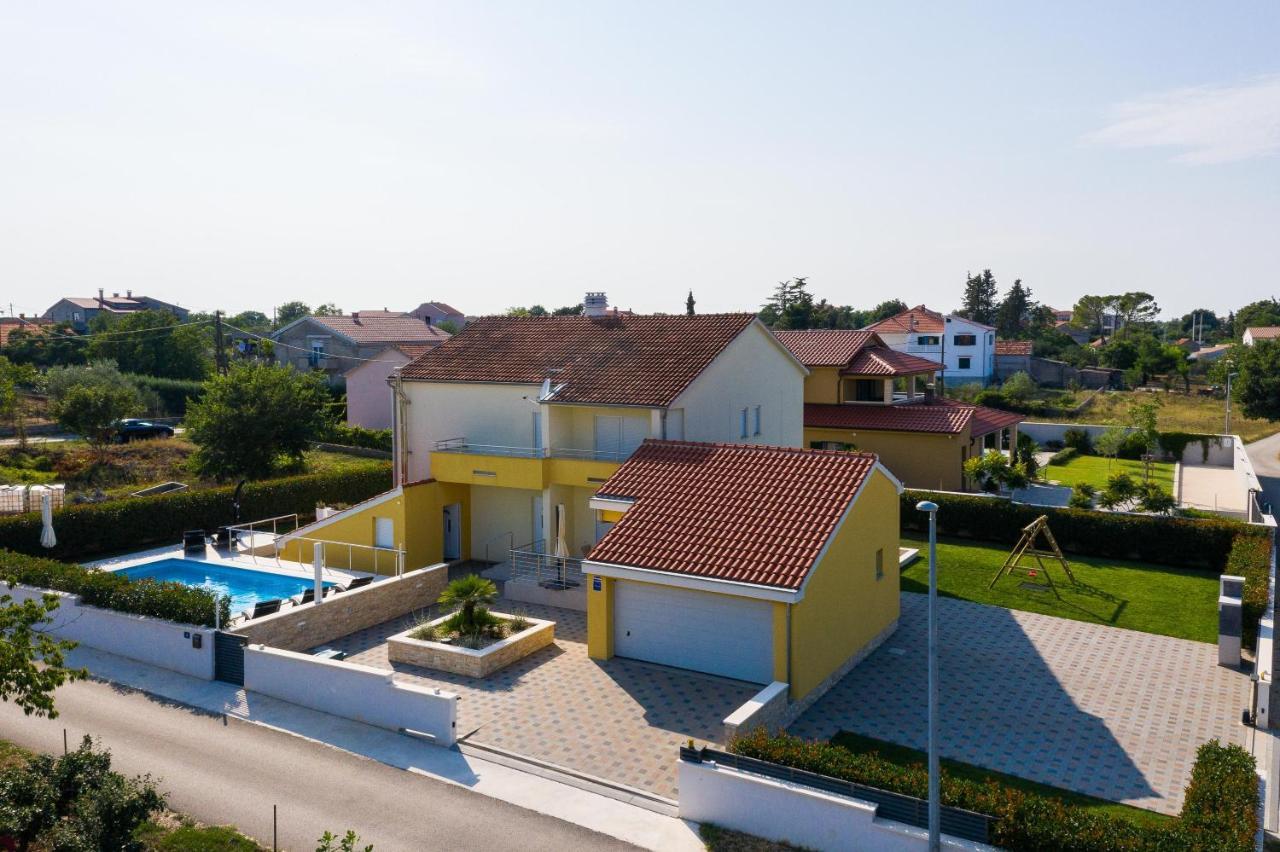 Villa Petra S Bazenom, Rostiljem I Parkingom Zadar Exteriér fotografie