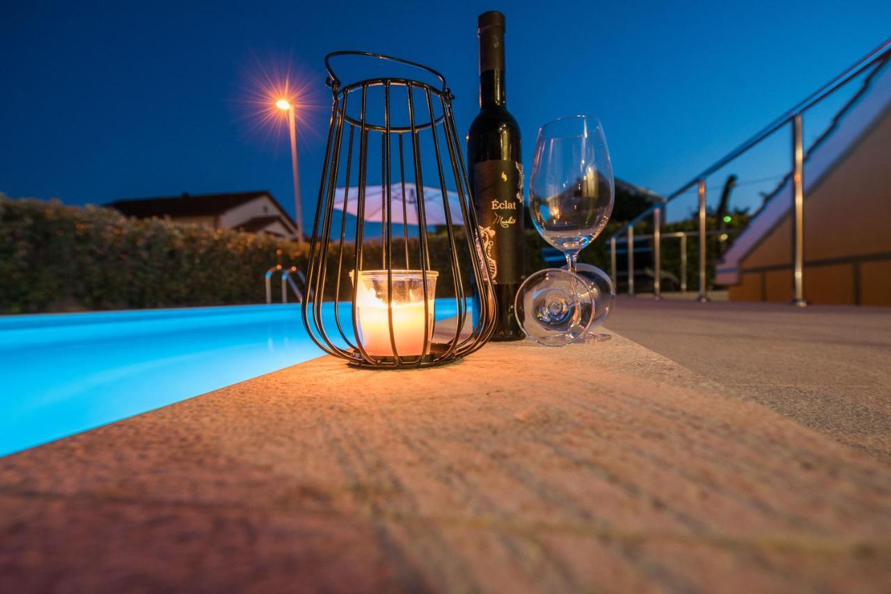 Villa Petra S Bazenom, Rostiljem I Parkingom Zadar Exteriér fotografie