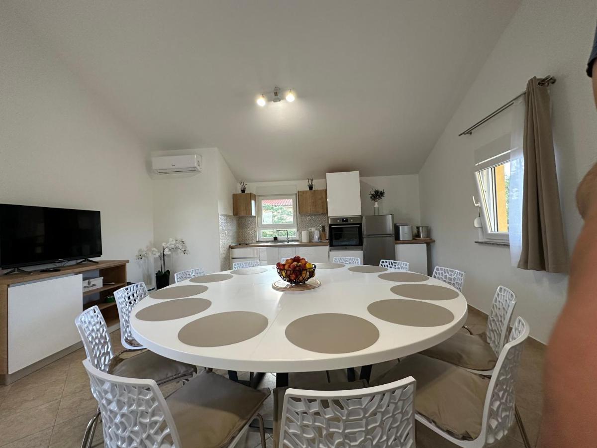 Villa Petra S Bazenom, Rostiljem I Parkingom Zadar Exteriér fotografie